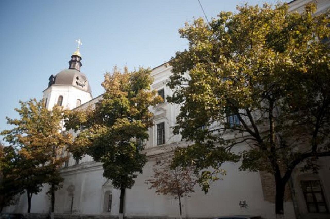 Podil Apart Near Poschtova Square History Center Kiev Bagian luar foto