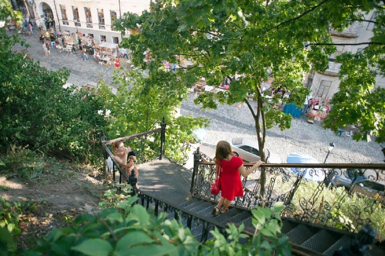 Podil Apart Near Poschtova Square History Center Kiev Bagian luar foto
